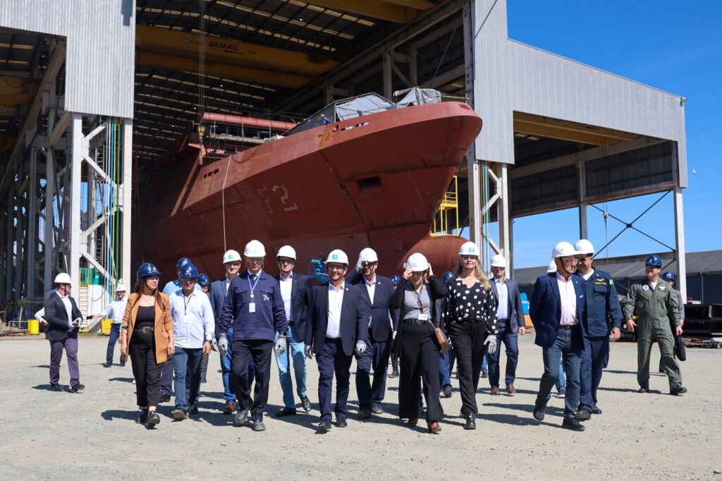 Governador acompanha em Itajaí o programa de construção de fragatas para a Marinha
