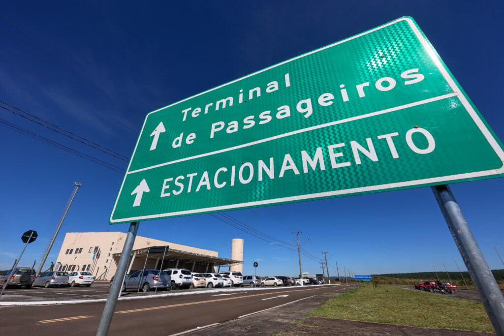 Jorginho Mello autoriza licitação para obras no Aeroporto da Serra.