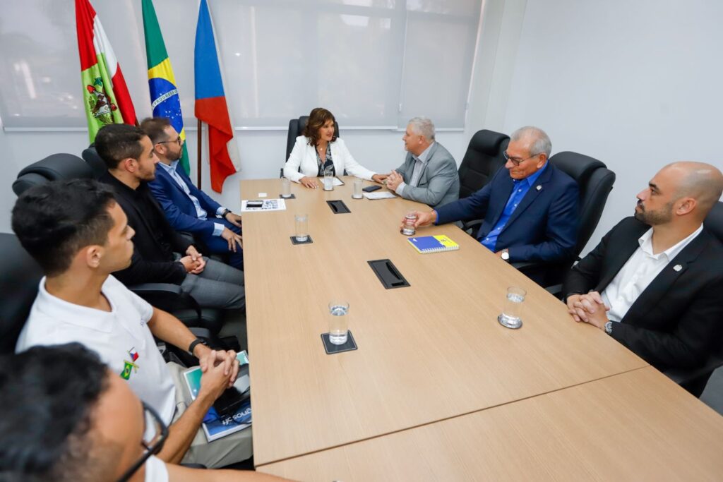 Vice-governadora destaca potencial econômico de SC em encontro com cônsul-geral da República Tcheca