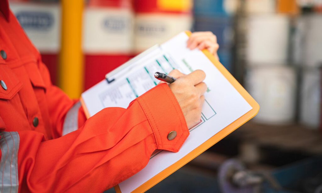 A vitória dos bombeiros militares; Schulz compra indústria gaúcha; Exportação da Busscar; Tráfico de drogas no porto; e mais