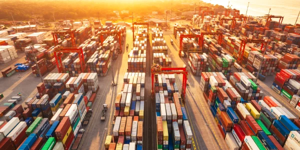 Porto Itapoá conquista mais um recorde histórico na movimentação, alcançando 1 milhão de TEUs em 10 meses