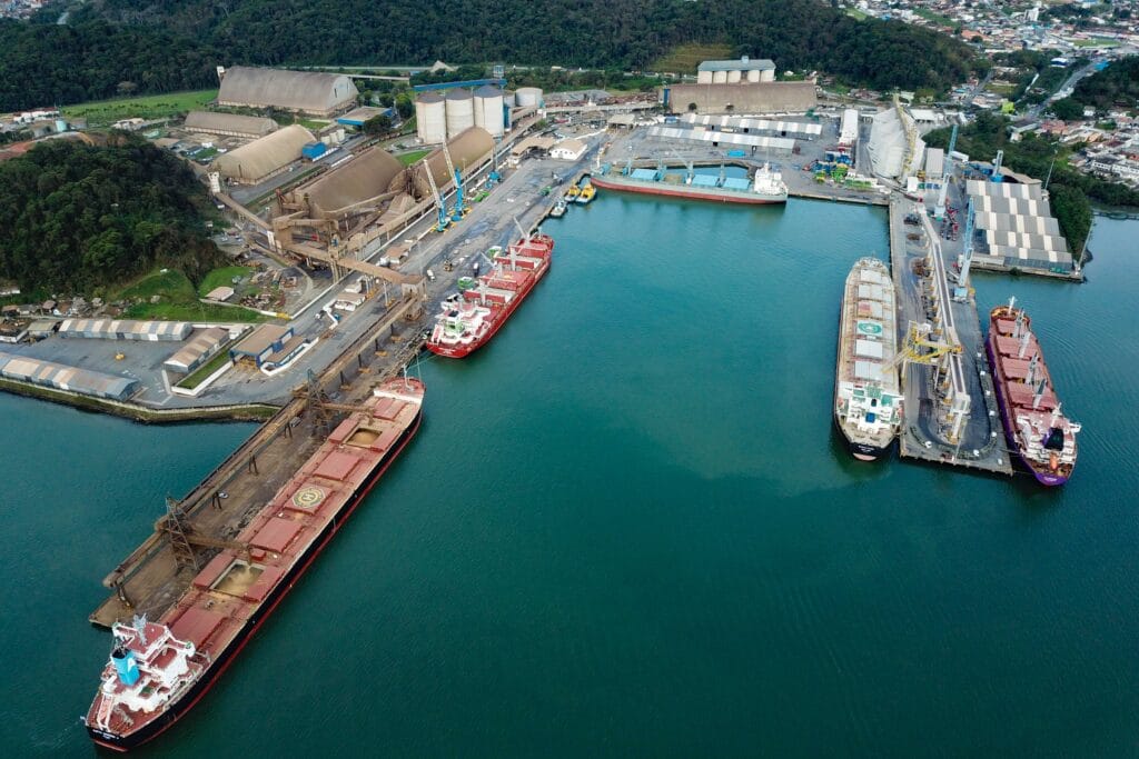 Portos de Santa Catarina tiveram movimento de 63,5 milhões de toneladas em 2024