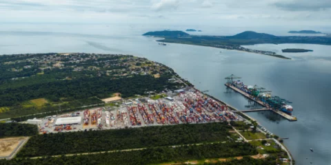 Porto Itapoá abre 2025 com recorde de movimentação mensal