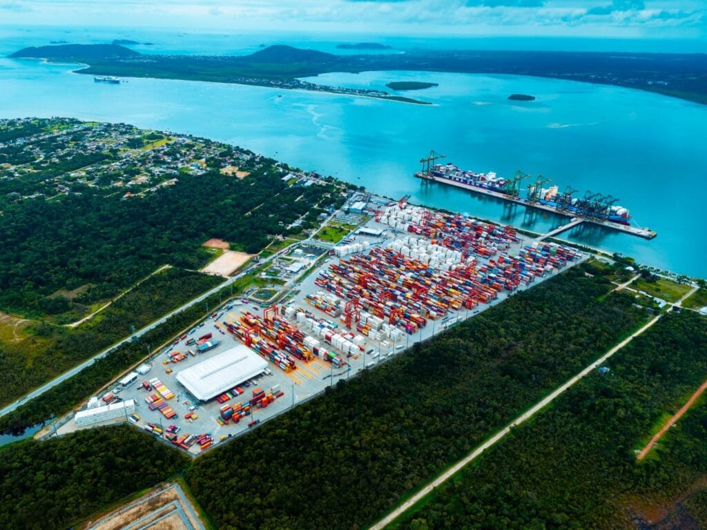 Estado e portos da Baía da Babitonga assinam contrato histórico para dragagem do canal de acesso