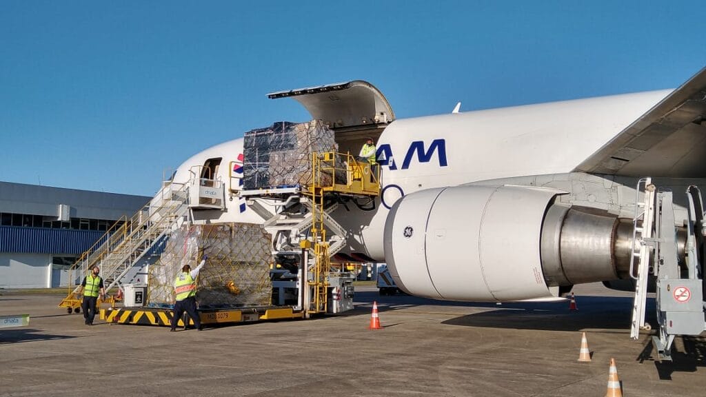 Floripa Airport Cargo bate recorde de movimentação de cargas no primeiro trimestre de 2025