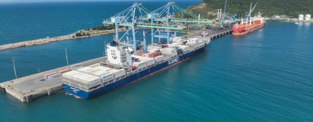 Porto de Imbituba celebra a 100ª escala do Navio Vicente Pinzón