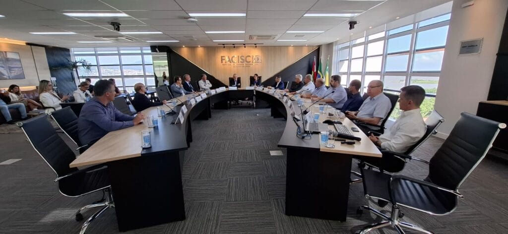 Reunião discute metodologia e ações para desenvolvimento do Plano Estadual de Logística de Transporte