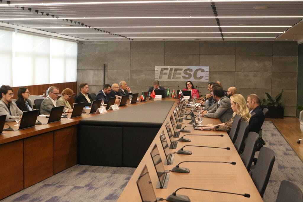 FIESC discute ampliação do comércio com o mercado árabe