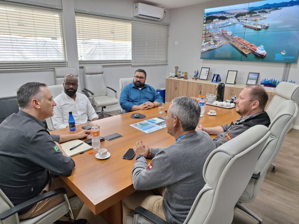 Investimentos no Porto de São Francisco do Sul são apresentados para secretário nacional