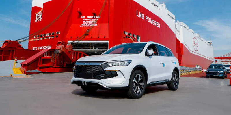 Porto de Itajaí faz história com maior operação de veículos elétricos do Brasil