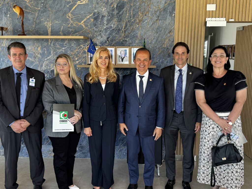 Em Brasília, governador reforça o rigor de SC com as práticas pela sanidade animal e prevenção a gripe aviária