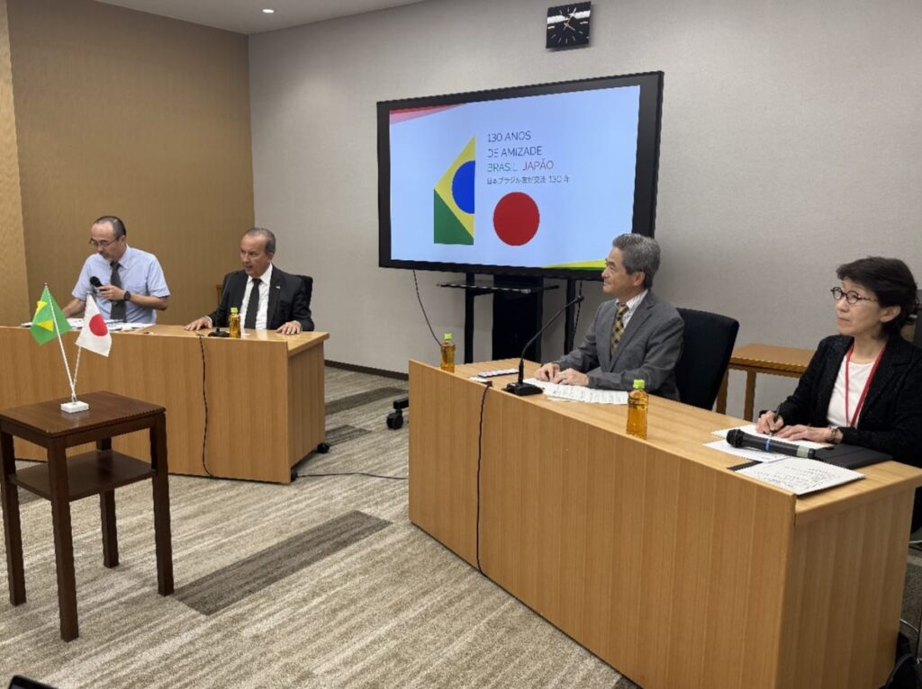 Governador reforça pedido para abertura de mercado de carne bovina para autoridades japonesas e embaixada brasileira