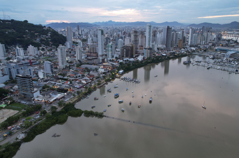 Itajaí 165 anos: cidade vive crescimento acelerado e lidera economia de Santa Catarina