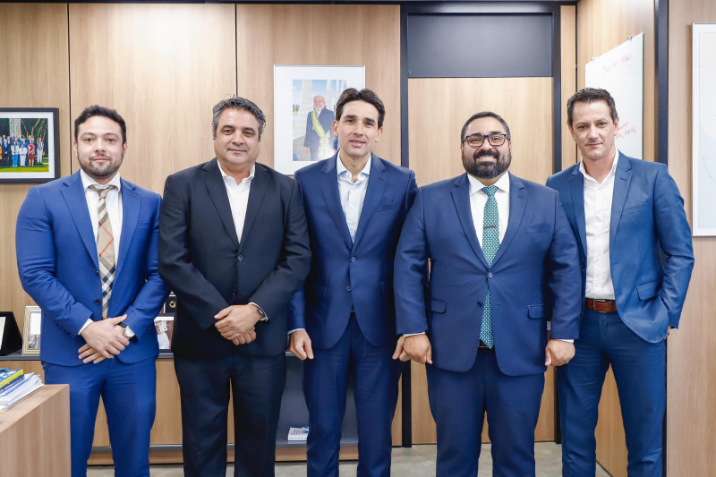 Ministro do MPor recebe diretores do Porto de Itajaí para tratar da criação da nova estatal