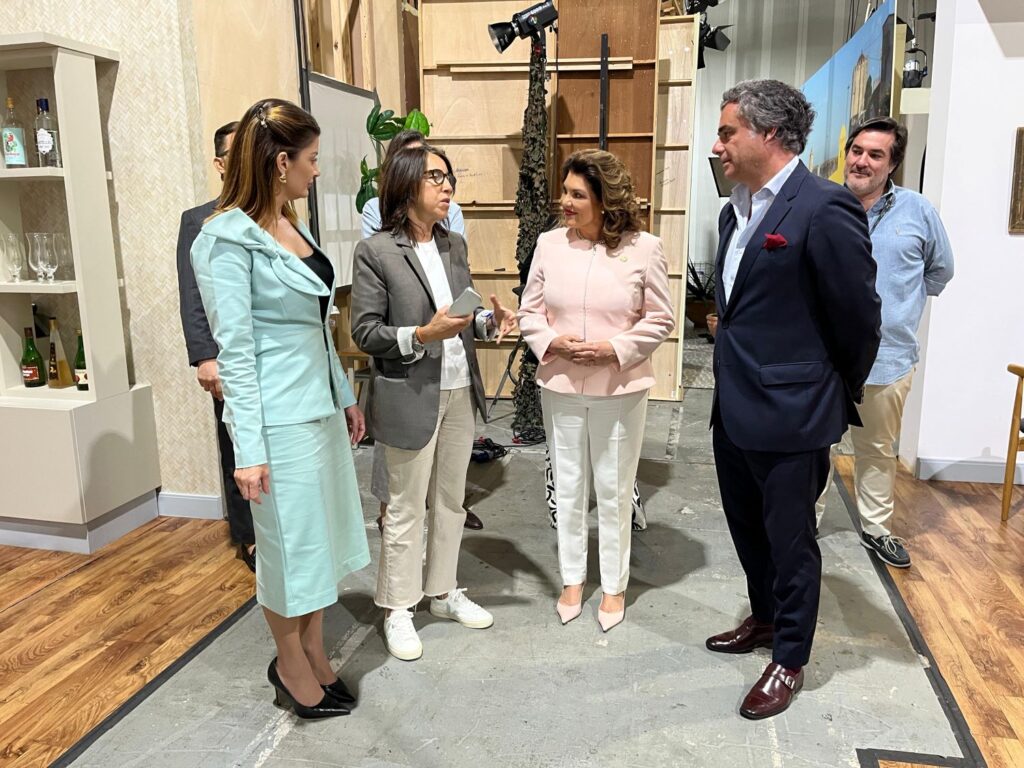 Vice-governadora conhece cidade cinematográfica de novela portuguesa que terá gravações em Santa Catarina