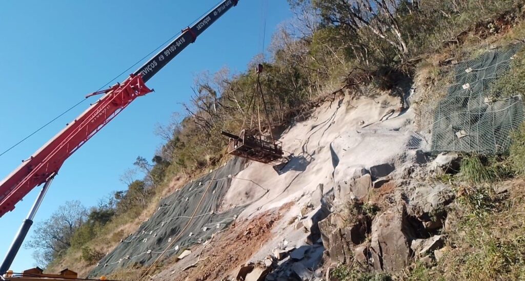 Estrada Boa: pavimento rígido chega a 70% nas obras da Serra do Faxinal