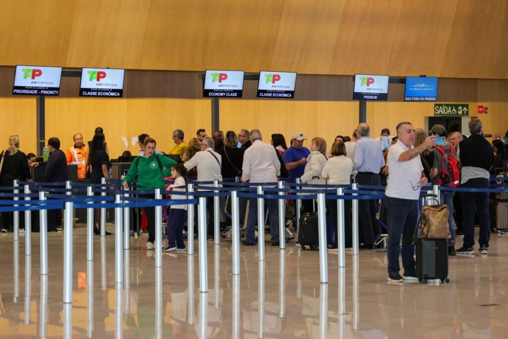 Movimento aéreo internacional de passageiros e cargas em SC cresce acima de 62% no primeiro semestre de 2025