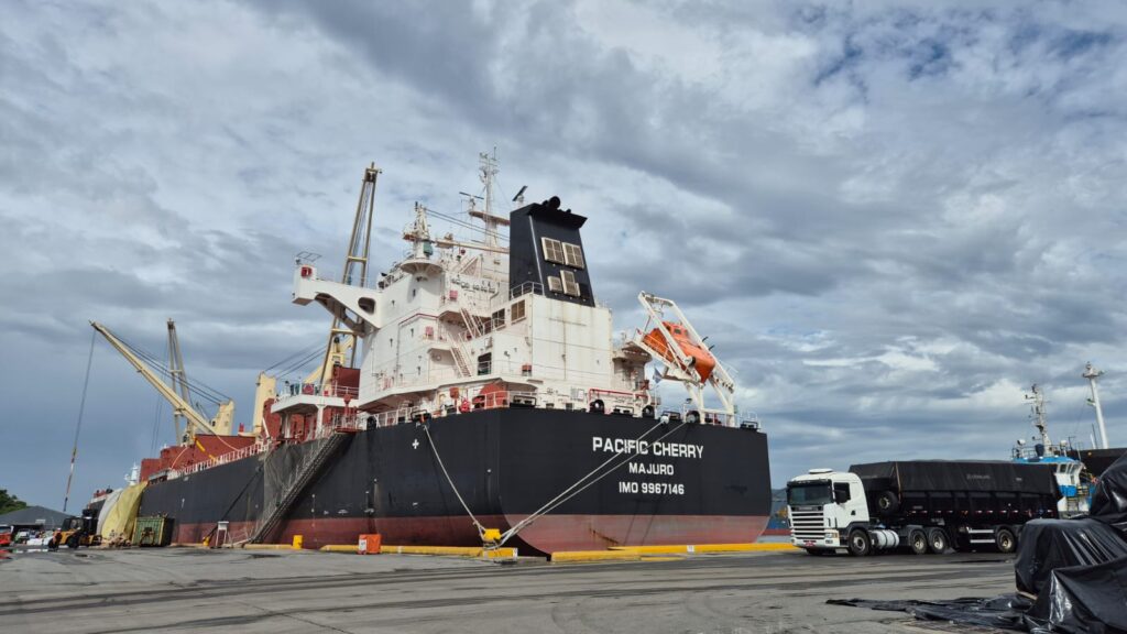 Porto de São Francisco mantém ritmo de alta na movimentação de cargas