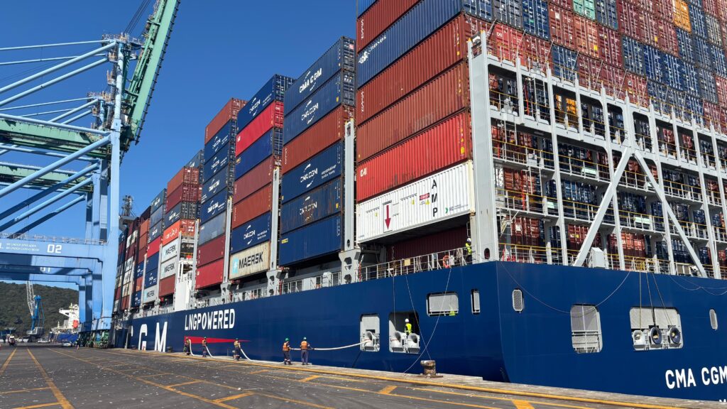Porto de Imbituba recebe escala adicional de navio com origem na Ásia
