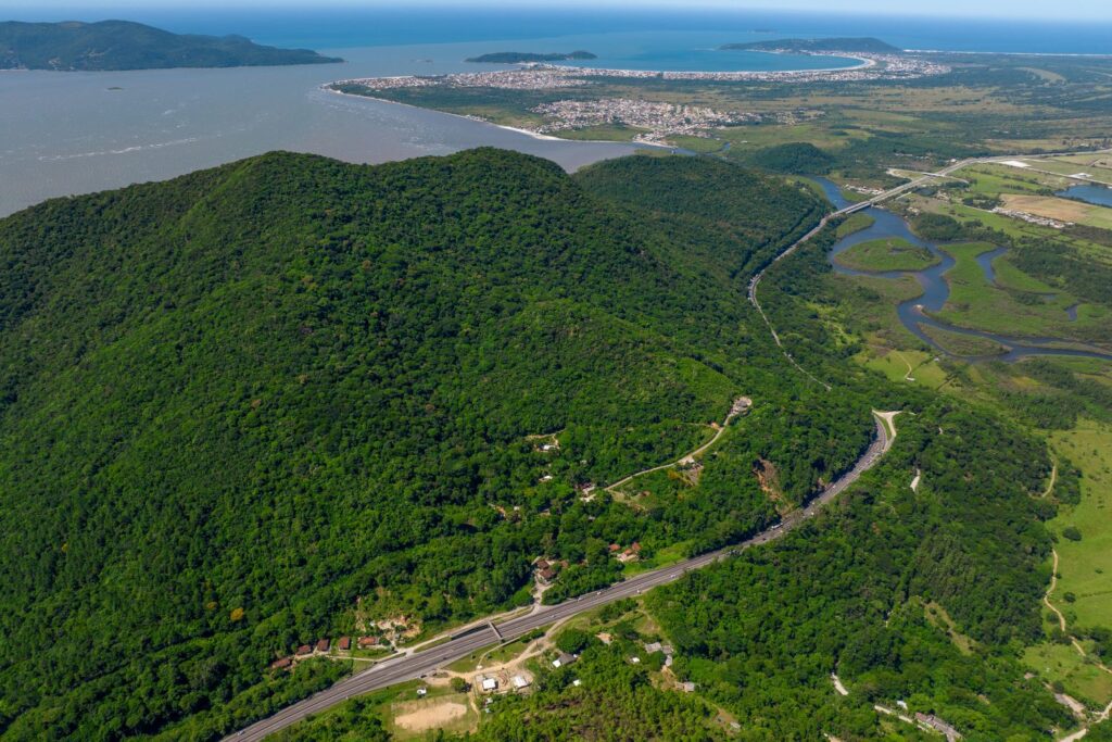 Em Brasília, governador busca solução imediata para a região do Morro do Cavalos com apresentação de projeto do contorno viário