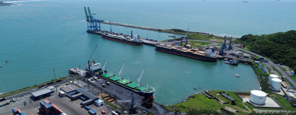 Porto de Imbituba supera 5,1 milhões de toneladas no acumulado em 2025 e consolida liderança logística em Santa Catarina