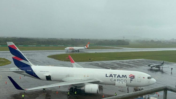 Avião de grande porte estreia operação internacional em Navegantes