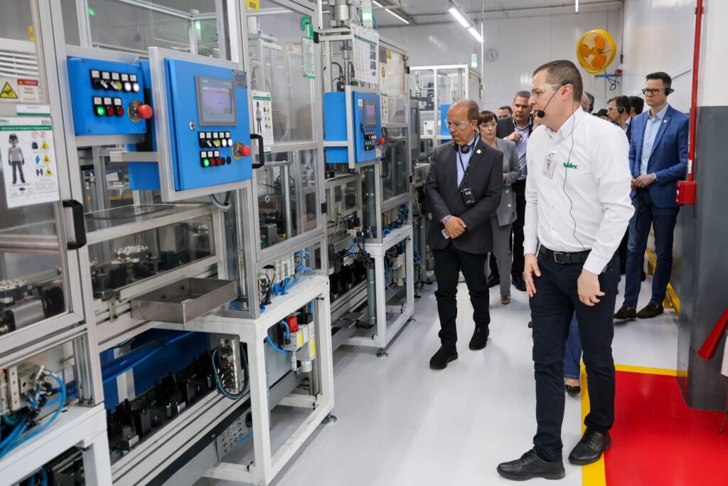 Jorginho Mello destaca ambiente seguro em SC para novos investimentos durante lançamento de linha de produção da Nidec Global, em Joinville