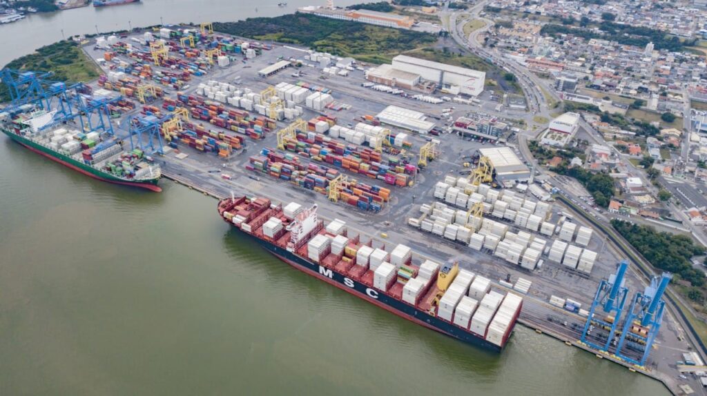 Portonave investe R$ 2 bilhões e tem pressa na concessão do canal portuário