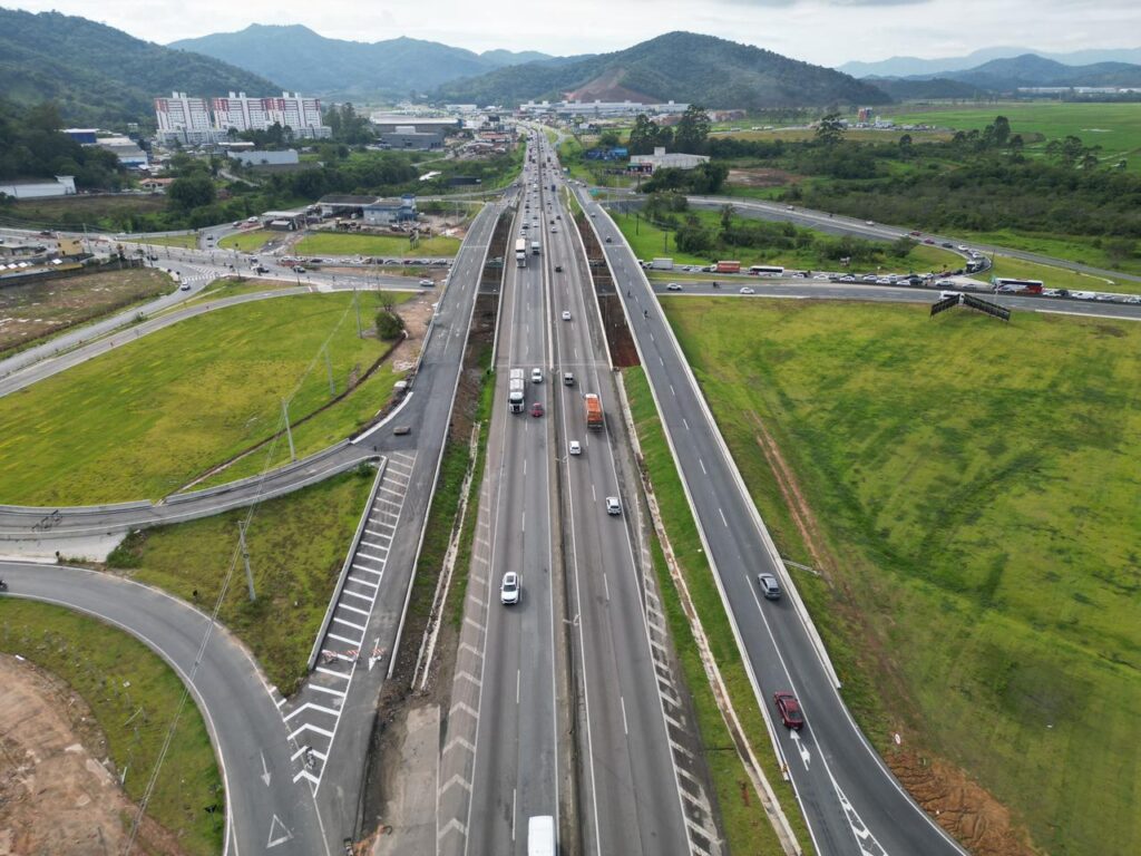 Retrospectiva 2025: ano se consolida pelo maior avanço da malha viária de SC com 84% considerados ótimos