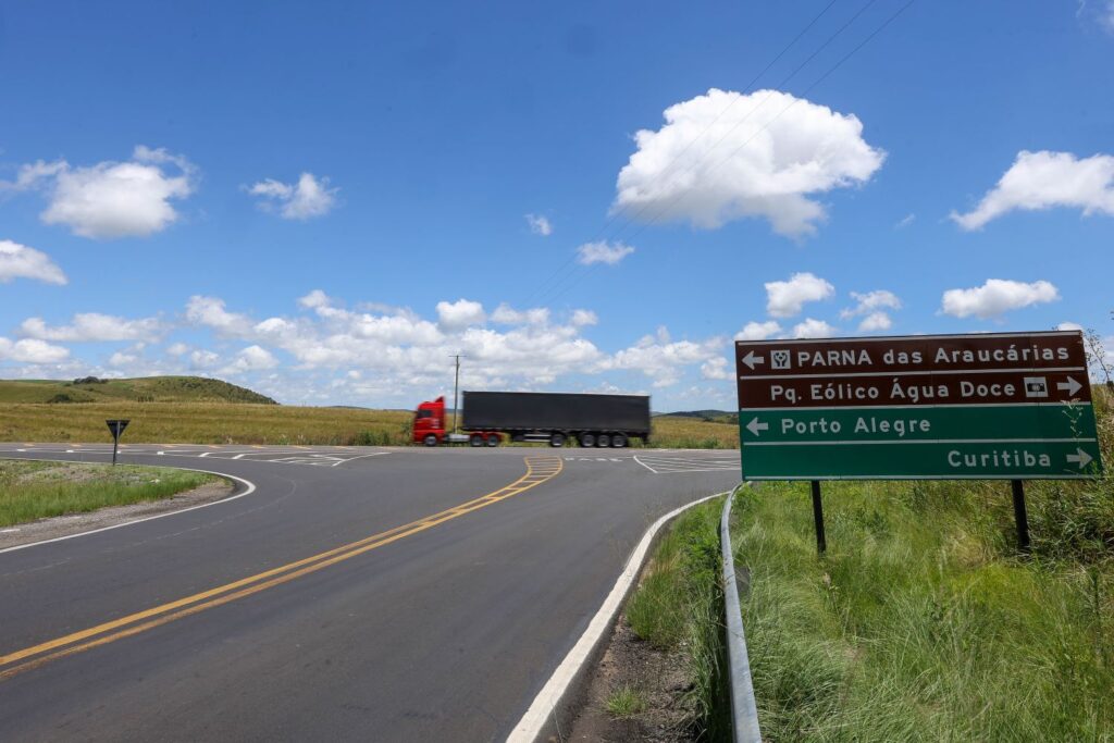 Estrada Boa: Jorginho Mello entrega revitalização da SC-150 em Água Doce