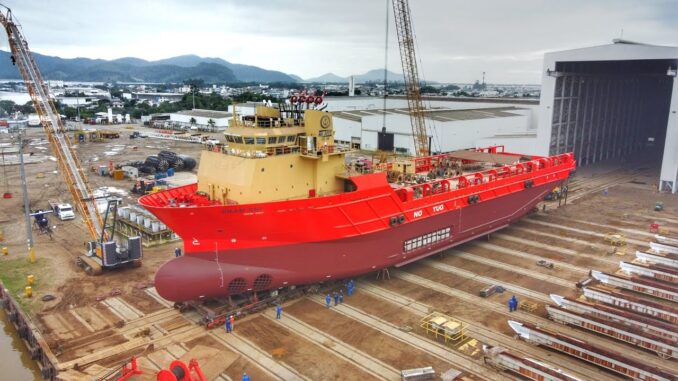 Ministro Silvio Costa Filho anuncia recursos para construção de embarcações em Santa Catarina