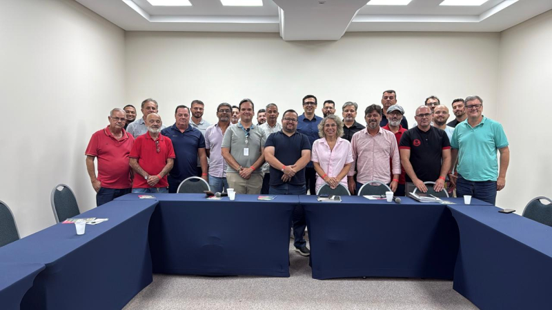 Reunião em Itajaí debate impactos do PL 733/2025 para os trabalhadores portuários