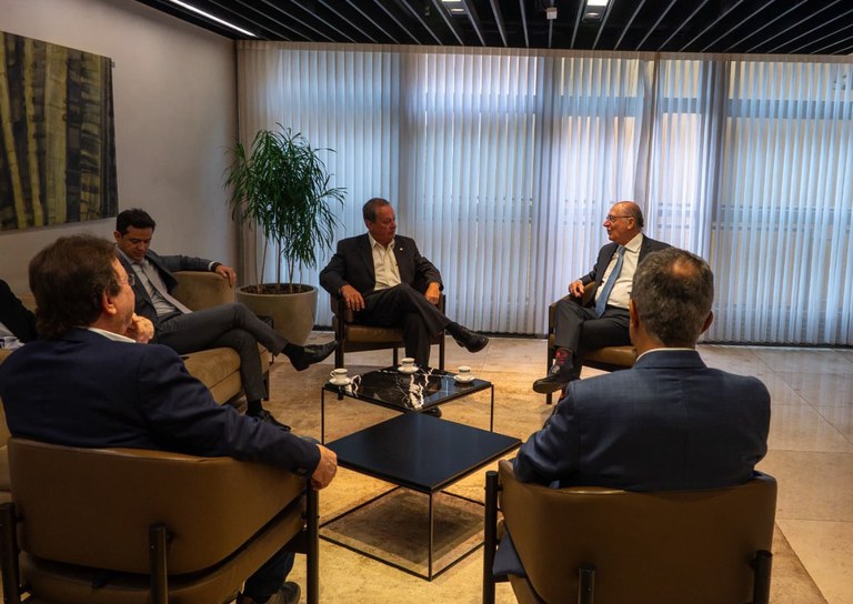 Alckmin e presidente da CNI discutem Acordo Mercosul-UE, datacenters e tarifaço