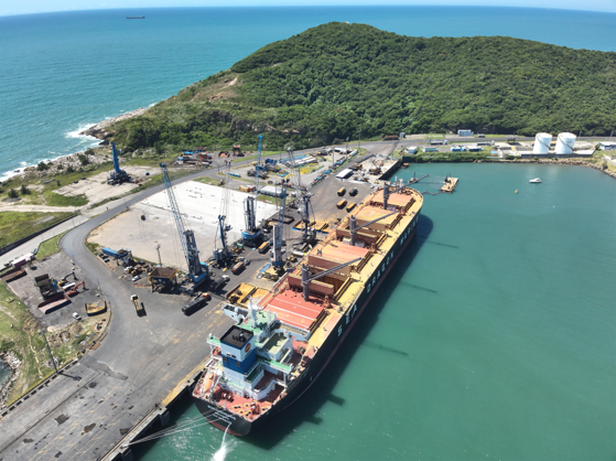 Porto de Imbituba vive momento histórico ao se tornar o ponto de partida da primeira exportação brasileira de DDG para a China