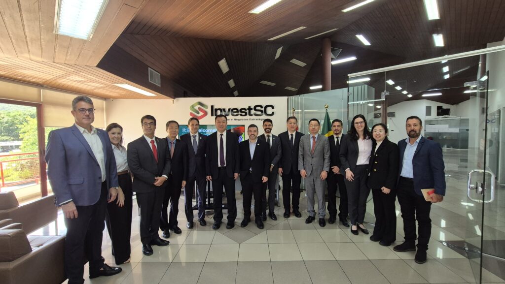 Secretaria da Articulação Internacional e InvestSC destacam cooperação ambiental e tecnológica com a Ásia durante visita de delegação