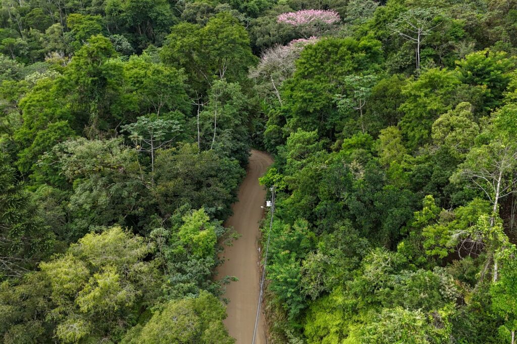 Governador autoriza convênio para obras na Estrada Geral do Morro do Encano entre Camboriú e Itapema