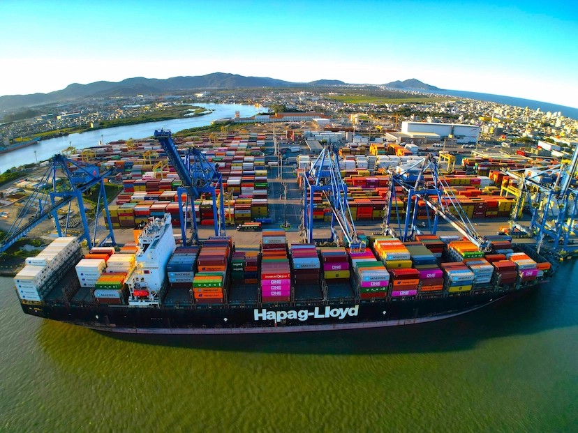 Portonave é o primeiro terminal portuário de Santa Catarina a atingir a marca de 15 milhões de TEUs movimentados