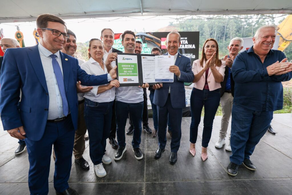 Em Itapema, governador Jorginho Mello assina ordem de serviço para obra do Morro do Encano