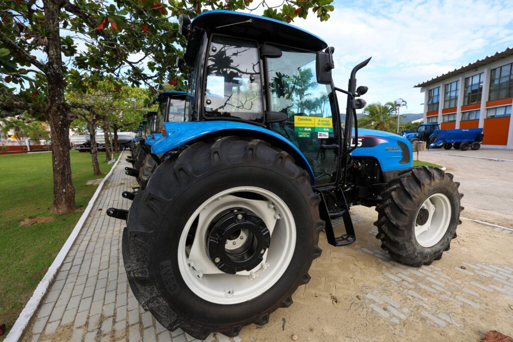 Governo de SC amplia investimentos no agro com entrega de equipamentos, novos programas e apoio à agricultura familiar